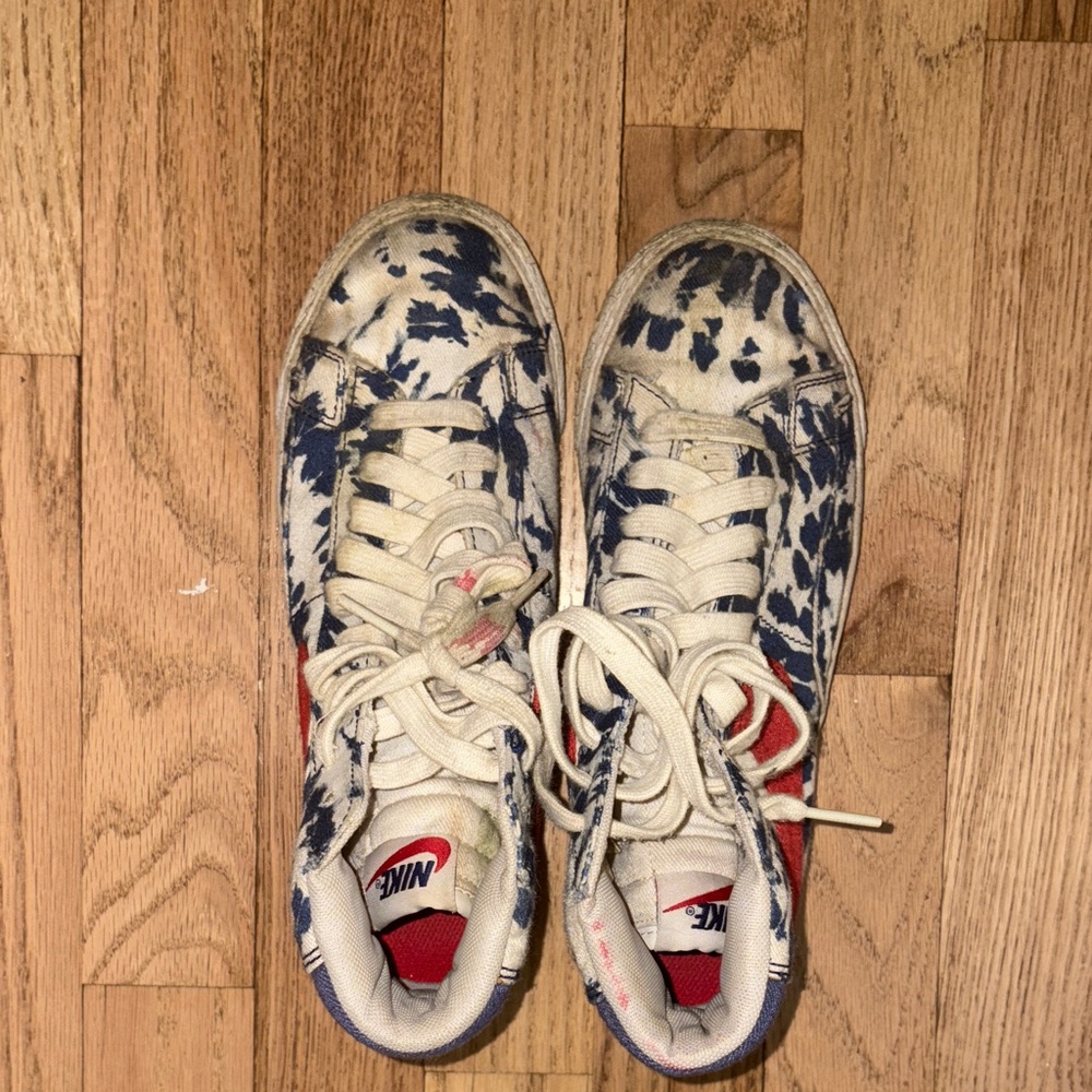Nike Kids Patterned Blue and White Sneakers 5Y